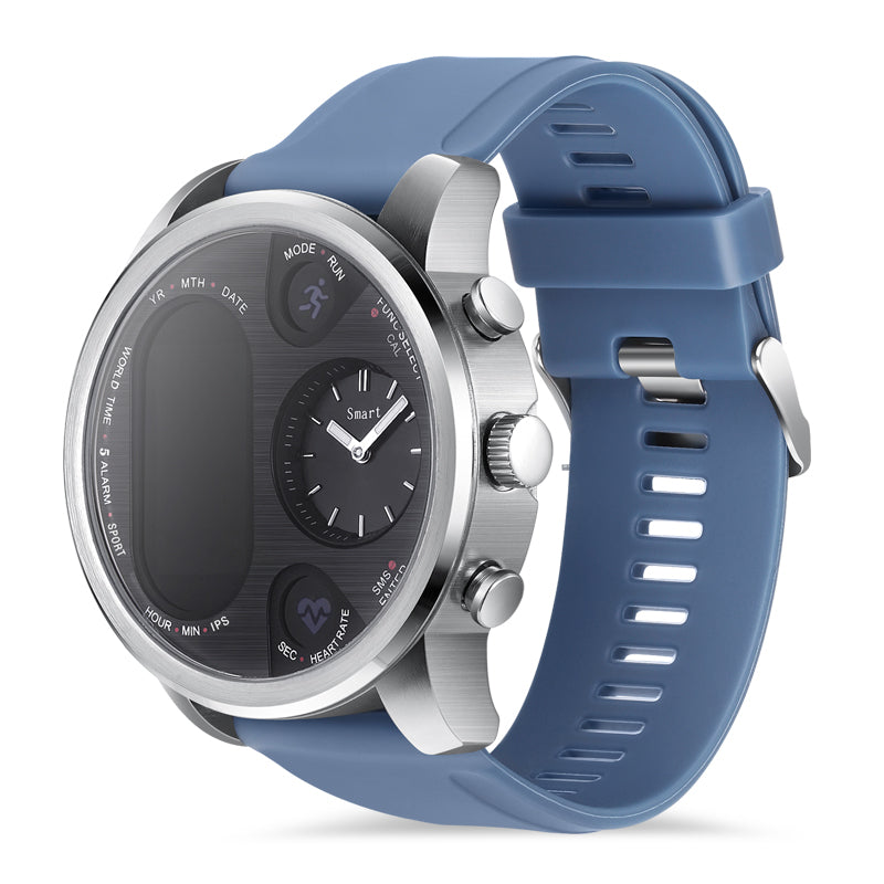 Vue de la smartwatch de sport T3 équipée de son bracelet en silicone bleu, affichant le double fuseau horaire