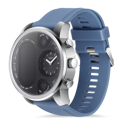 Vue de la smartwatch de sport T3 équipée de son bracelet en silicone bleu, affichant le double fuseau horaire