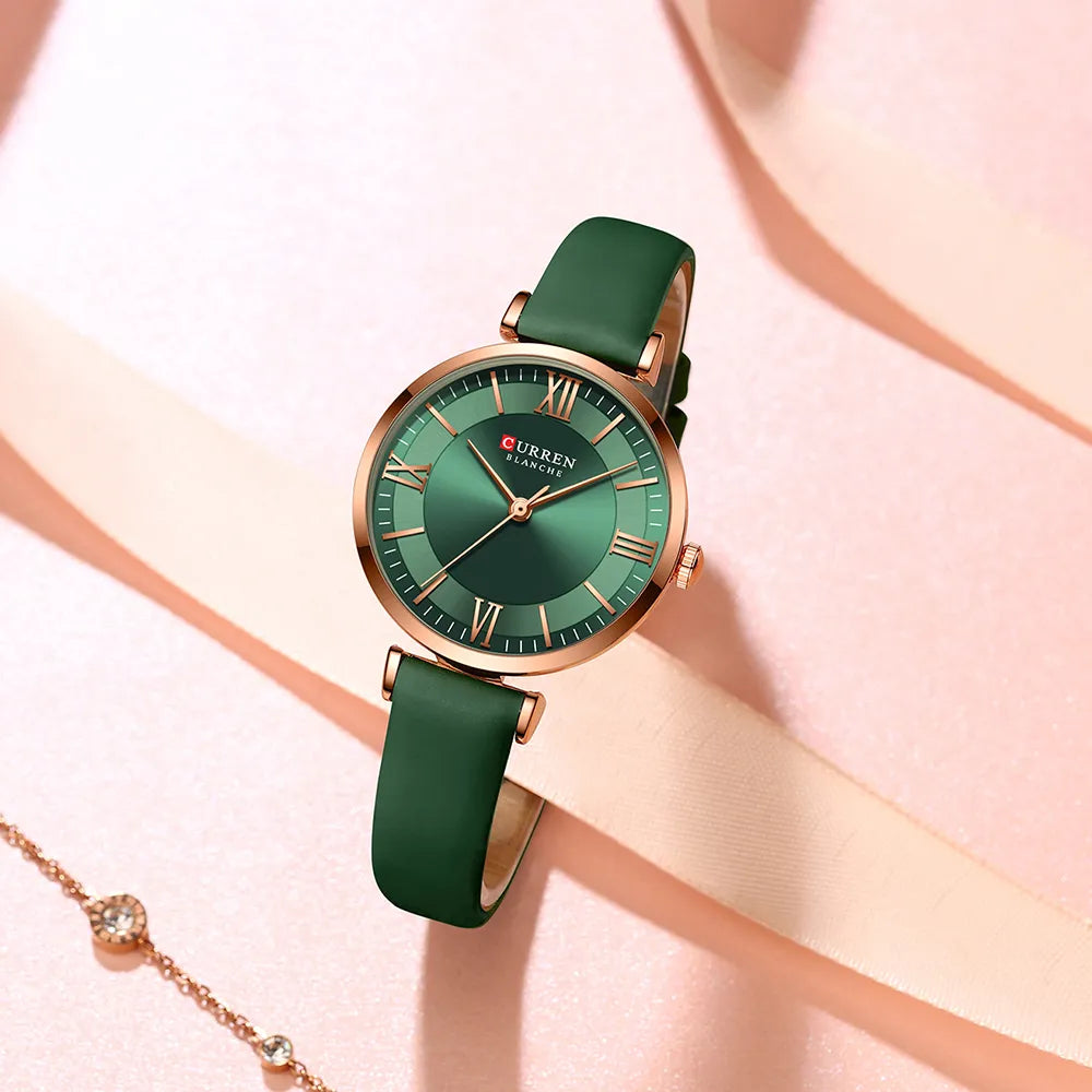 Montre Curren 9079 pour femme avec un bracelet et un cadran en cuir vert foncé, très élégante